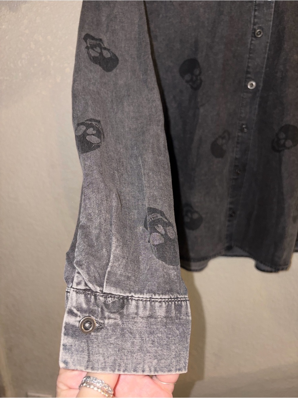 🖤💀NWT Jane+Delancey “Skull💀Print Button-Down Shirt” 💯% Cotton🙌🏻 Washed Black🖤SML - Picture 4 of 9